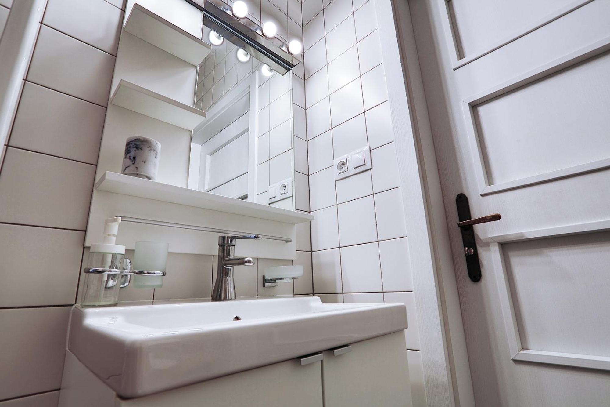 Two-Bedroom Haven In The Old Town Praga Zewnętrze zdjęcie