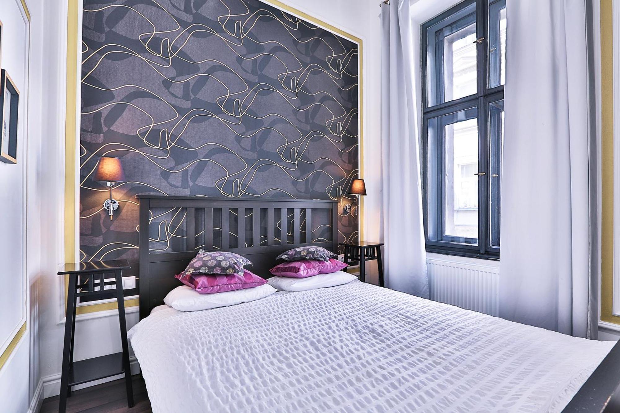 Two-Bedroom Haven In The Old Town Praga Zewnętrze zdjęcie